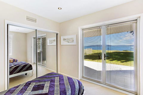 Breath Taking Waterfront! - New South Wales Tourism  5