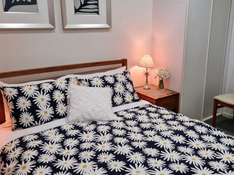 The Artisan 3BR House In The City - New South Wales Tourism  6