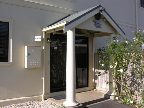 Clifftop Apartments Portland Vic - New South Wales Tourism  1