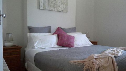 Book Keepers Cottage - New South Wales Tourism  4