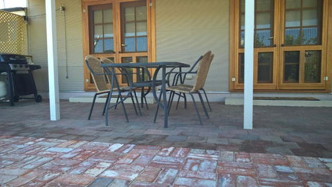 Book Keepers Cottage - New South Wales Tourism  3