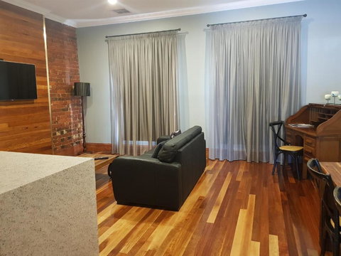 Sublime Spa Apartments - New South Wales Tourism  6