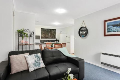 Elkie Villa 2 Bedroom Unit Burnie - New South Wales Tourism  6