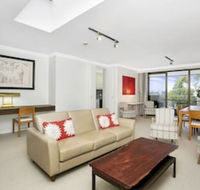 Sunny  Spacious Two Bdr Apt SPF13 - New South Wales Tourism 