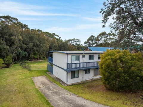 Pet Friendly Beach House At Kianga - New South Wales Tourism  3