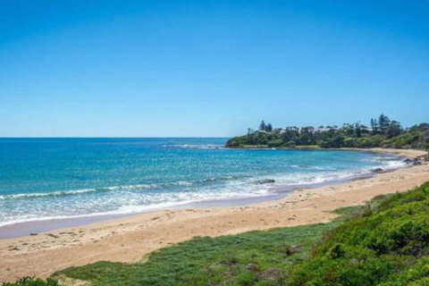 Culburra Getaway Close To Beach & Lake - New South Wales Tourism  3