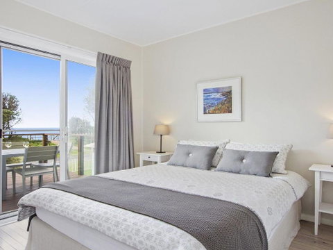 Beachbreak Fall Asleep To The Sound Of The Ocean - New South Wales Tourism  2