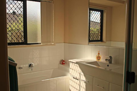 Banksia & Acacia Apartments - New South Wales Tourism  5