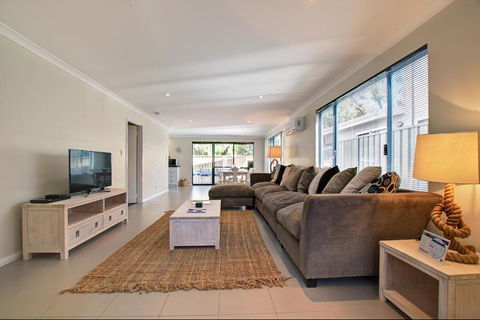 A Little Luxury In Town - New South Wales Tourism  4