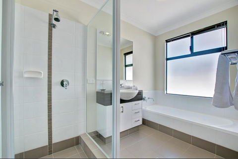 A Little Luxury In Town - New South Wales Tourism  6