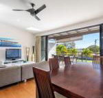 Unit 3 Rainbow Surf Modern double storey townhouse with large shared pool close to beach  shop - New South Wales Tourism 