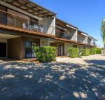 Unit 2 Rainbow Surf Modern double storey townhouse with large shared pool close to beach  shops - New South Wales Tourism 