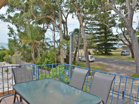 5 Ocean Breeze Shoal Bay Avenue Fabulous Location Opposite Shoal Bay Beach! - New South Wales Tourism  2