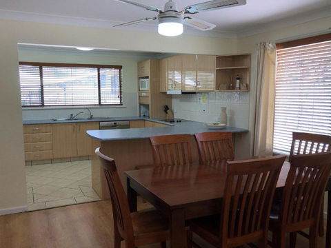Baydream 13 Pirralea Parade Pet Friendly Aircon Boat Parking - New South Wales Tourism  6