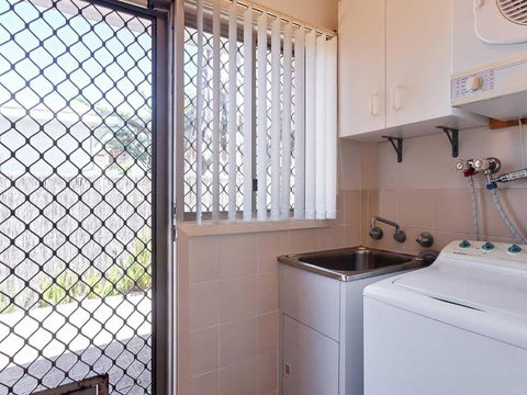 3 Ambleside 9 Shoal Bay Avenue Air Con WIFI & Close To The Water & Shoal Bay Shops - New South Wales Tourism  6