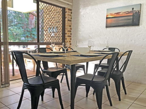 23 Bay Parklands 2 Gowrie Avenue Little Beach Air Con Pool & Tennis Court - New South Wales Tourism  1