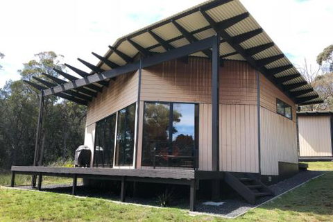BAY Of FIRES ECO HUT Off Grid Experience At Binalong Bay - New South Wales Tourism  2