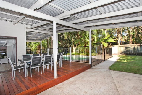 FABULOUS HOLIDAY HIDEAWAY COOLUM BEACH - New South Wales Tourism  4