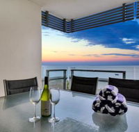 Oceana Darwin Central Oceanfront 3 bedroom 2 Lounge Room Pool Gym Tennis Court Sleeps 9 - New South Wales Tourism 