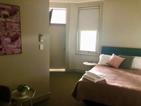 The Royal Hotel Drouin - New South Wales Tourism  2