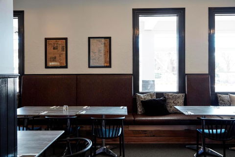 The Royal Hotel Drouin - New South Wales Tourism  6