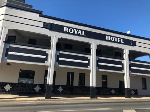 The Royal Hotel Drouin - New South Wales Tourism  4