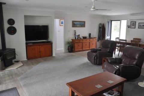 9 Hayward St. Stay Lakeside - New South Wales Tourism  7