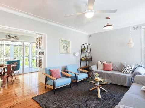 Little Beach House 4 James Crescent Little Beach With Air Con WiFi & Boat Parking! - New South Wales Tourism  4