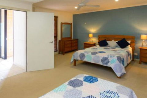 Blue Water Retreat Downstairs - New South Wales Tourism  0