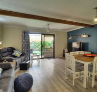 Harbour Court on the Bay - New South Wales Tourism 