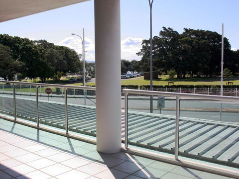The Reef 103 Lakeside! - New South Wales Tourism  3
