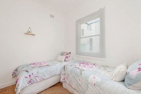 Sand Beach House Breathtaking View & Amazing Position Directly Opposite The Beach! - New South Wales Tourism  4