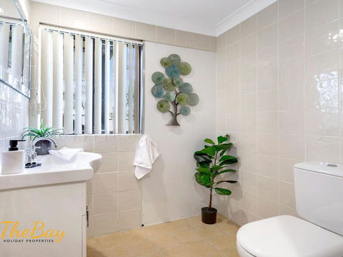 Karinya At Little Beach Downstairs - New South Wales Tourism  3