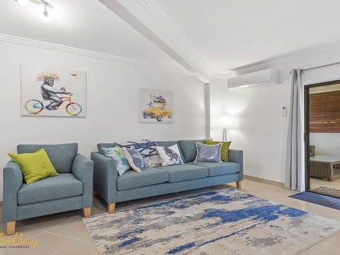 Karinya At Little Beach Downstairs - New South Wales Tourism  4