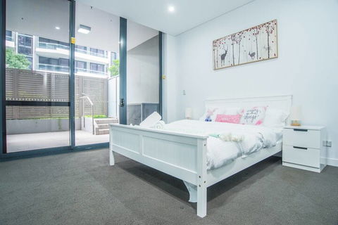 Stunning And Cozy Apartment In Heart Of Mascot - New South Wales Tourism  2