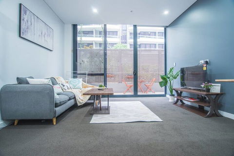Stunning And Cozy Apartment In Heart Of Mascot - New South Wales Tourism  3