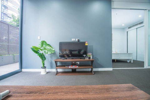 Stunning And Cozy Apartment In Heart Of Mascot - New South Wales Tourism  4