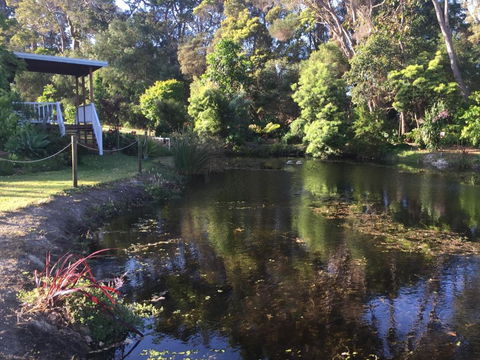 Lakeside Garden Chalet - New South Wales Tourism  3