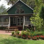 Lakeside Garden Chalet - New South Wales Tourism  0