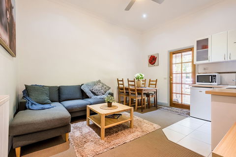 Avalon House - New South Wales Tourism  1
