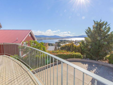 Chalet De Neige - New South Wales Tourism  2