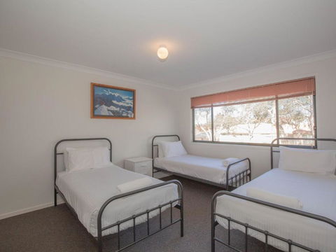 Chalet De Neige - New South Wales Tourism  4