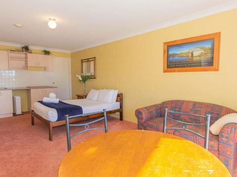 Chalet De Neige - New South Wales Tourism  6