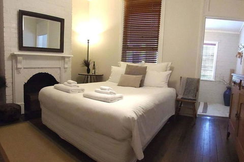 YSG The Edward Townhouse 157 Steps To Town - New South Wales Tourism  3