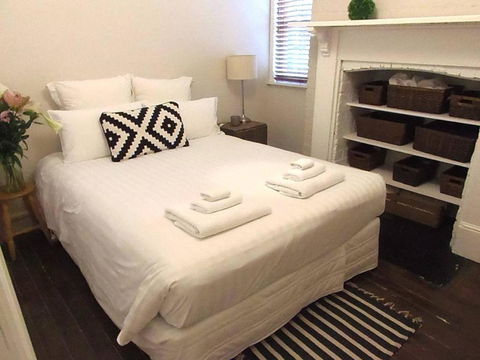YSG The Edward Townhouse 157 Steps To Town - New South Wales Tourism  6