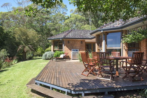 Taliesin Beautiful 4 Bedroom Home With Amazing Views! - New South Wales Tourism  1