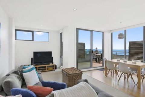 POINT GREY APARTMENT 2 Ocean VIews With Wifi - New South Wales Tourism  2