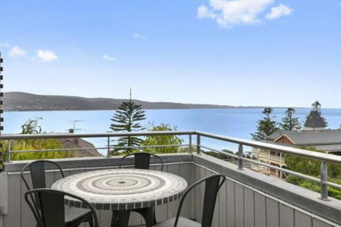 POINT GREY APARTMENT 2 Ocean VIews With Wifi - New South Wales Tourism  0