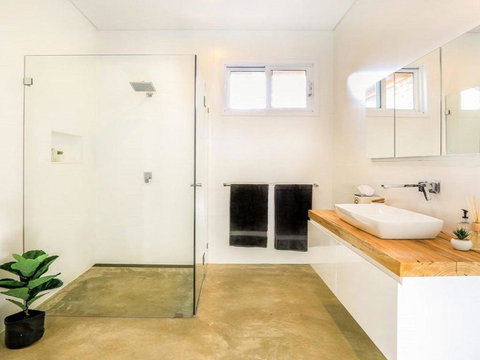 Amaroo Modern Luxurious & Chic - New South Wales Tourism  3