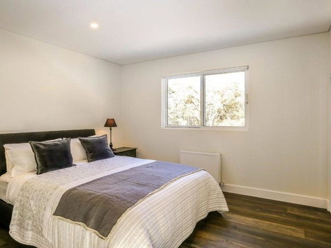 Amaroo Modern Luxurious & Chic - New South Wales Tourism  1